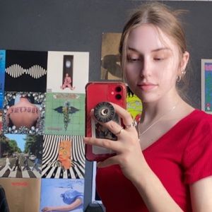 Meet your Posher, Devin